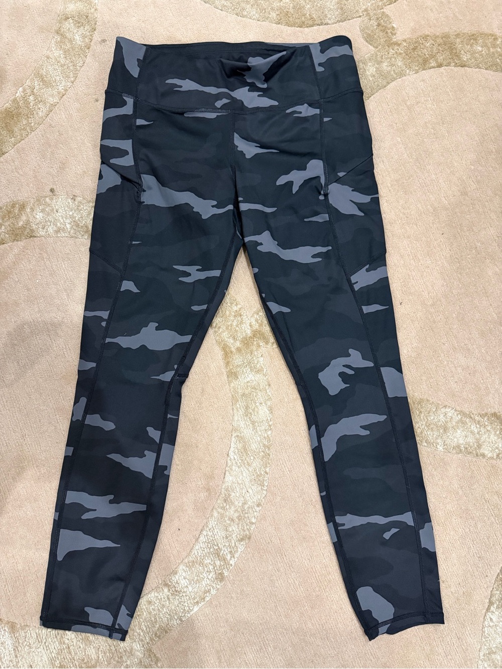Athleta women’s Black and Gray Camo Leggings